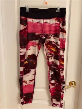 lululemon athletica Women’s Pink & Black Abstract Print Leggings